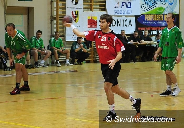 II-liga szczypiornistów: Leszno traci punkty, ŚKPR coraz bliżej