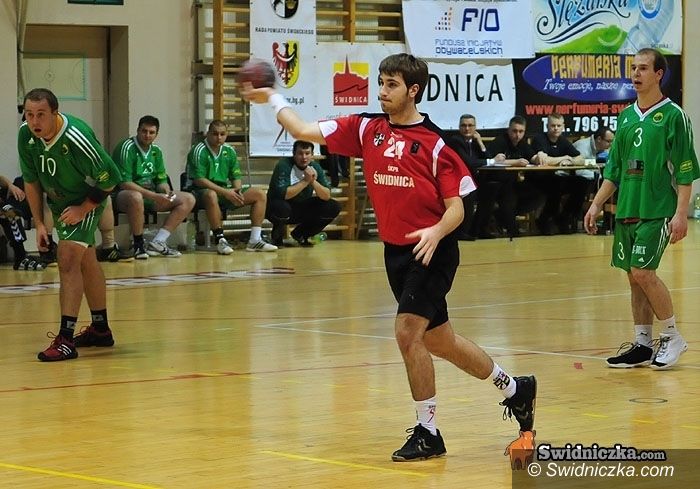 II-liga szczypiornistów: Leszno traci punkty, ŚKPR coraz bliżej