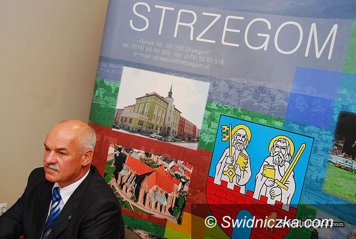 Strzegom/powiat: Lech Markiewicz dziękuje i protestuje