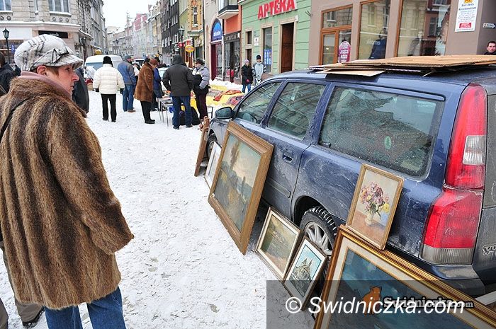Świdnica: Starocie wśród śniegu