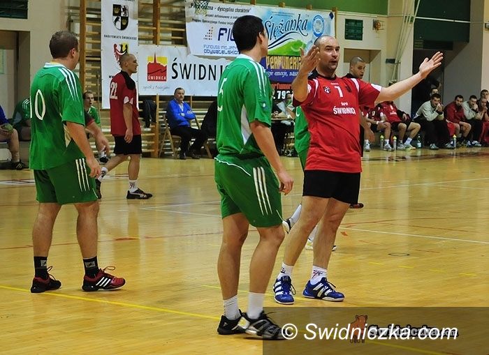 II-liga szczypiornistów: ŚKPR pewnie wygrywa, kontuzja Herudzińskiego