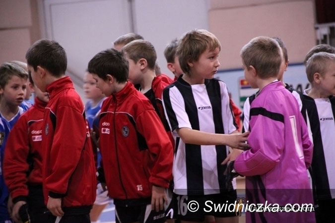 Wałbrzych: Gryf Świdnica triumfuje w Turnieju Mikołajkowym