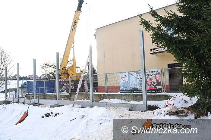 Świdnica: Ekran przy skateparku