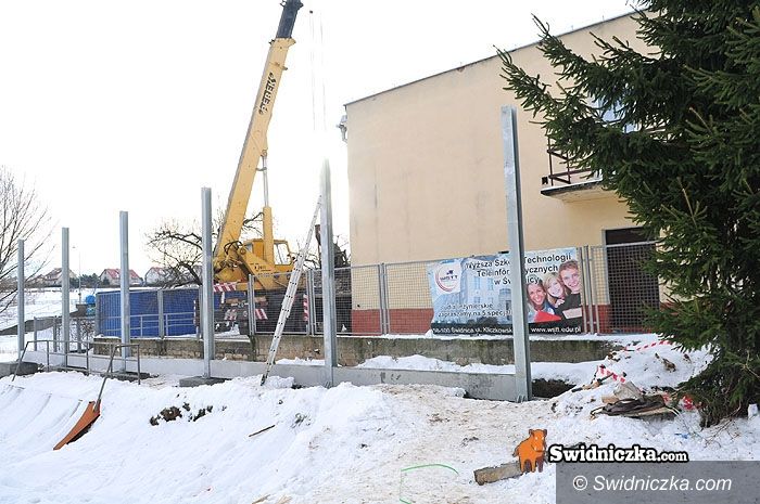 Świdnica: Ekran przy skateparku