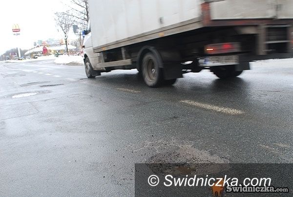 Świdnica/powiat: Miasto i powiat przegrywają (na razie) walkę o pieniądze na drogi