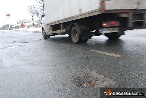 Świdnica/powiat: Miasto i powiat przegrywają (na razie) walkę o pieniądze na drogi