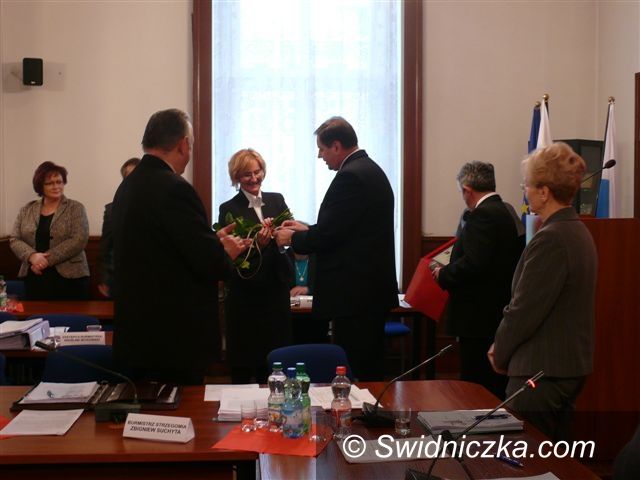 powiat świdnicki: Starosta przeciwko pani skarbnik, czyli co dalej ze starostwem