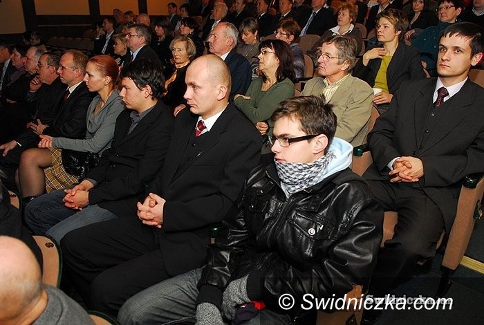 powiat świdnicki: 230 tys. zł dla stowarzyszeń – wnioski do jutra