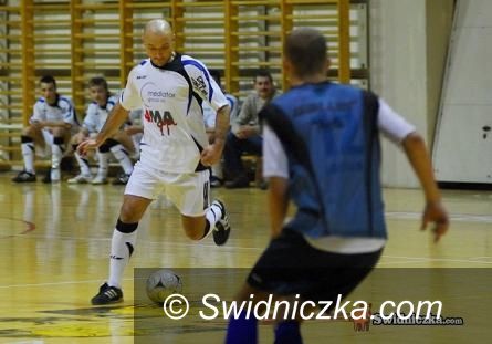 Świdnica: Pewne zwycięstwo FC Żubrów
