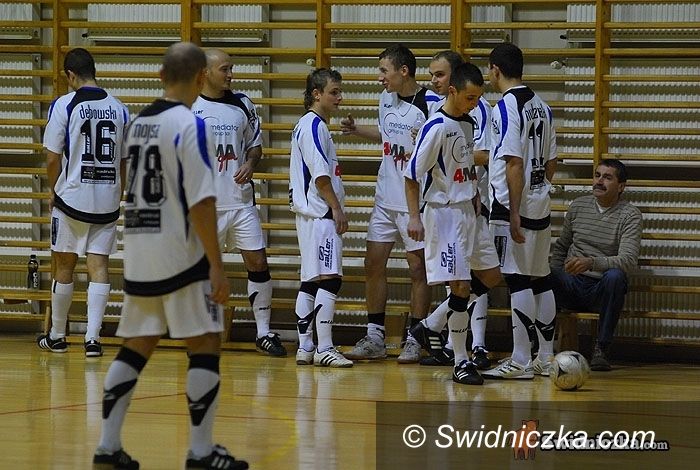Świdnica: Dwie kolejki przed piłkarzami Świdnickiej Ligi Halówki