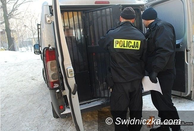 Świebodzice/Czaplinek: Ukradł rodzicom 116 tys. zł i zabrał kolegę na wycieczkę