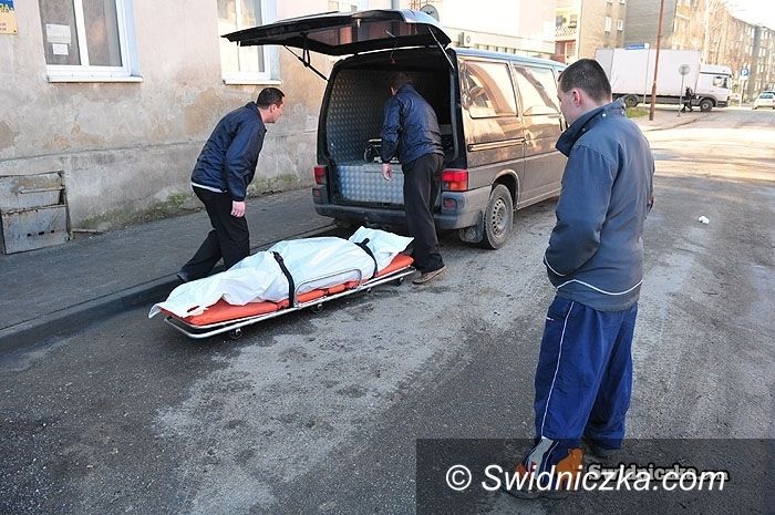 Świdnica: Sekcja zwłok potwierdziła: mężczyzna zmarł zanim buchnął ogień