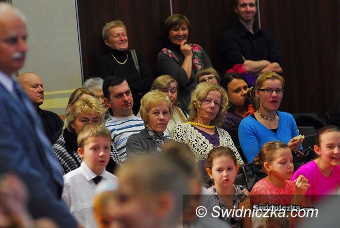Świdnica: Dzieci i młodzież z MDK dla swoich babć i dziadków