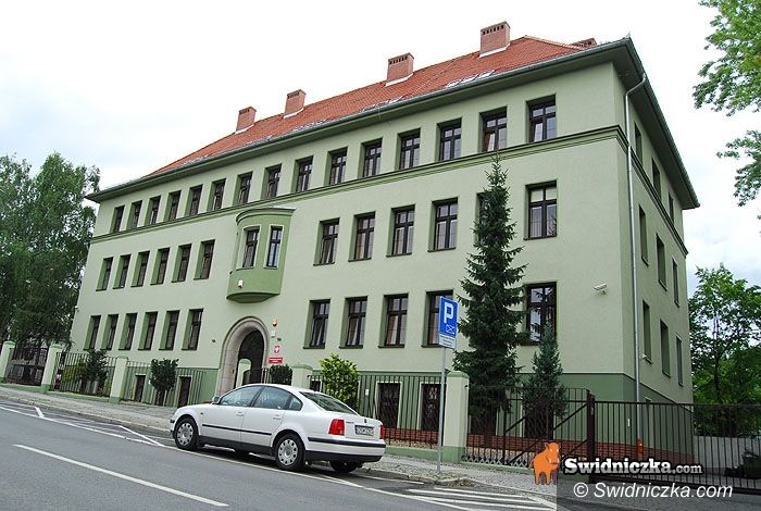 Świdnica: Trwa obława za uciekinierem z prokuratury