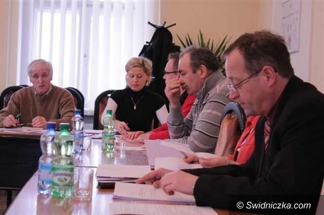 Świebodzice: Specjalna sesja w Świebodzicach w sprawie pogotowia