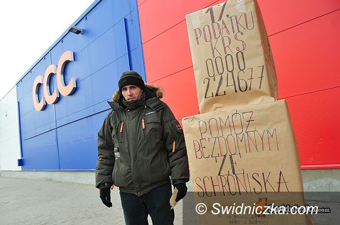 Świdnica: Kartonowe domy bezdomnych na ulicach Świdnicy