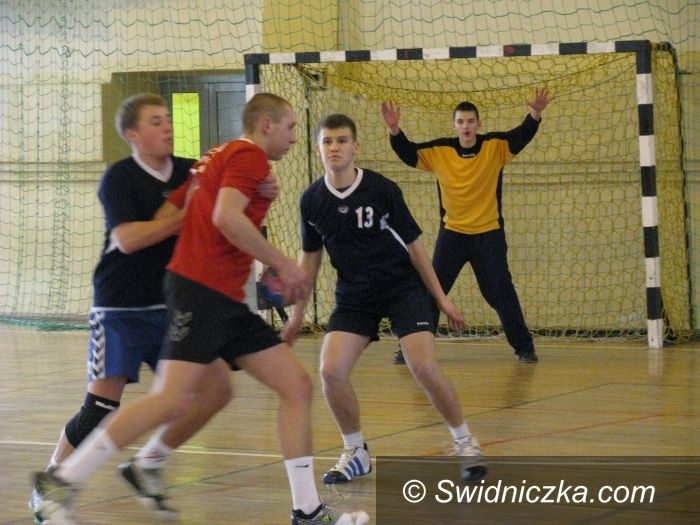 Świdnica: O zwycięstwie „trójki” zadecydował lepszy bilans bramek