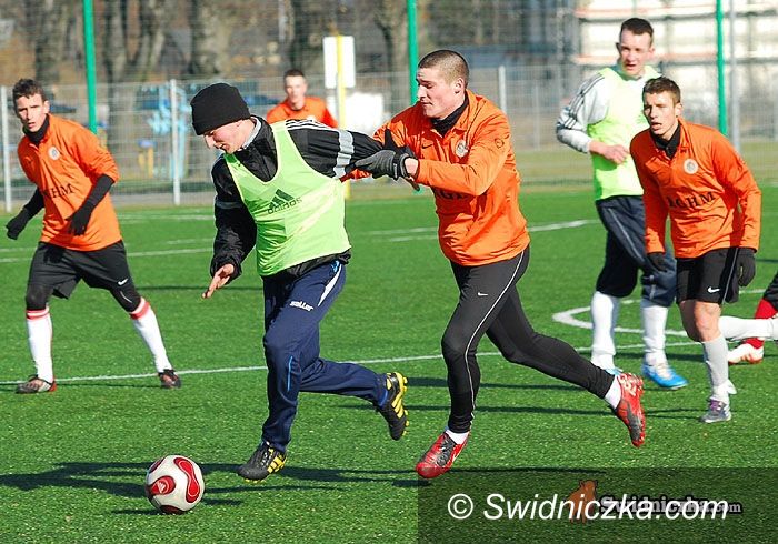 Świdnica: Były mistrz Polski pokazał klasę, klęska piłkarzy Polonii