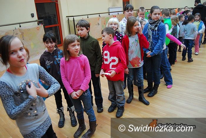 Świdnica: Obserwowanie kosmosu, śladów przeszłości oraz... wspólne rysowanie i tańce