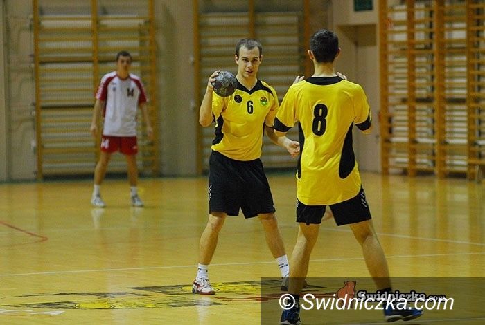 III-liga szczypiorniaka: Nie mamy lidera, dotkliwa porażka z Polkowicami
