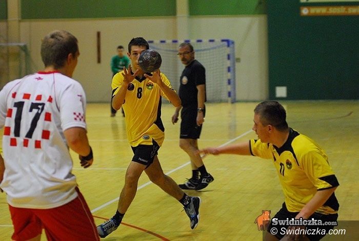 III-liga szczypiornistów: Wygrali i wrócili na drugą pozycję w tabeli