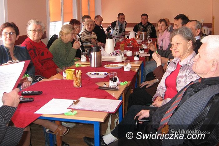 Świdnica: Gromkie śmiechy na Dzień Kobiet w Przystani