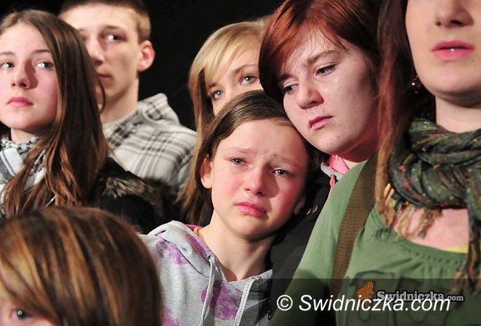 Żarów: Sprawa teatru Bezdomnego – dyrektor GCKiS oraz burmistrz Żarowa oświadczają