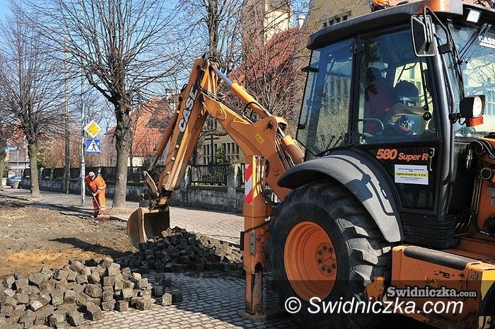 Świdnica/Wałbrzych: Trasa na Wałbrzych do awaryjnego remontu