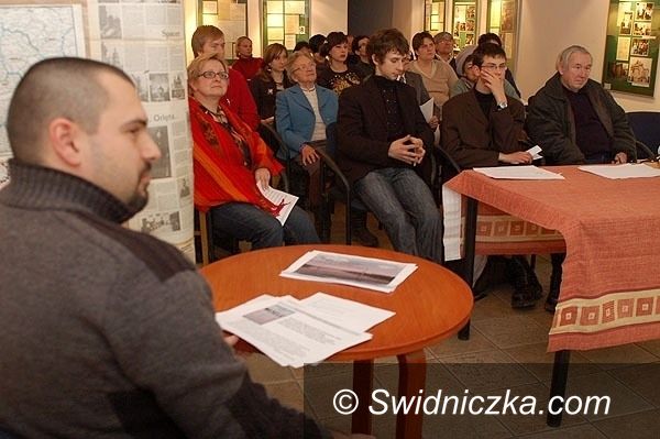 Świdnica: Nocny maraton czytania&#8230; poezji