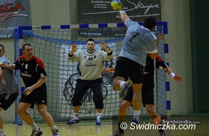 II-liga szczypiornistów: Zdobyć Olimp i zachować szansę na baraże