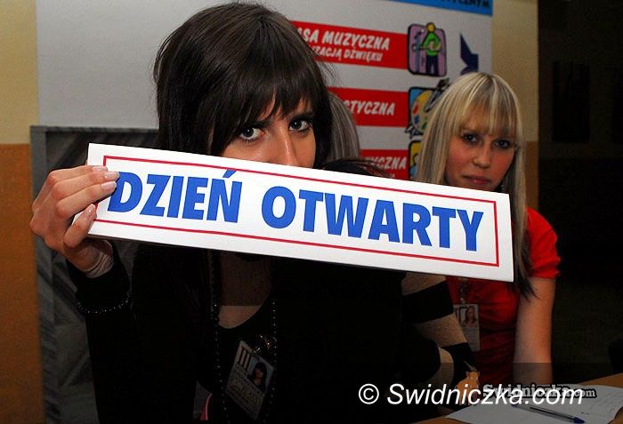 Świdnica: III LO otworzyło swoje drzwi