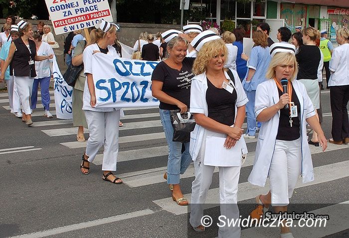 Świdnica/Warszawa: Świdnickie pielęgniarki jadą na Wiejską