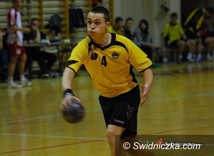 III-liga szczypiorniaka: Rezerwy wiceliderem po pierwszej rundzie rozgrywek