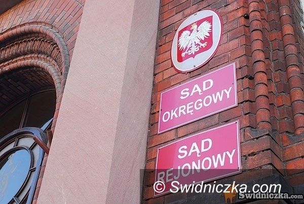 powiat świdnicki: Z wokandy świdnickiego sądu: prostytutka i jej partner unikają Temidy