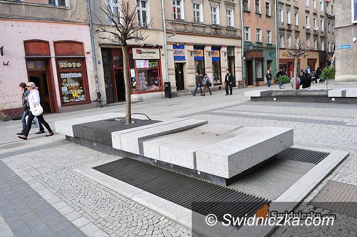Świdnica: Fontanna tryśnie wodą