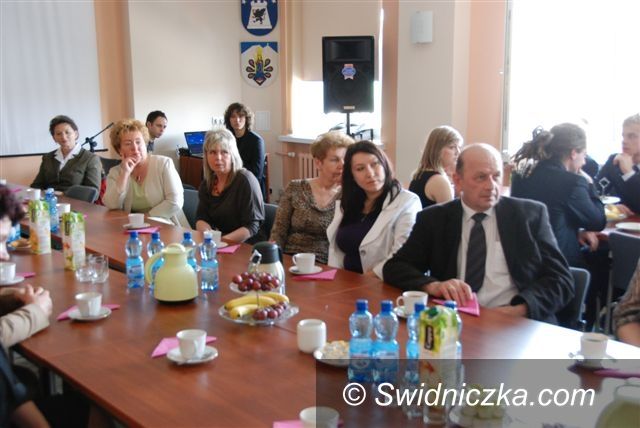 Świdnica: Pracownicy szpitala, pogotowia i sanepidu świętowali