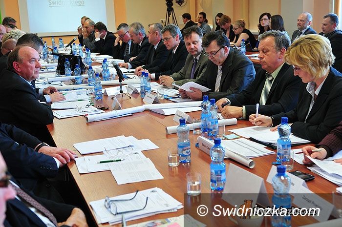 Świdnica: Kilkadziesiąt osób będzie mogło kupić dług powiatu