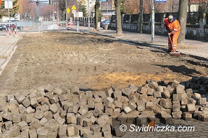 Świdnica: Autobusem, samochodem przez Świdnicę – będą duże utrudnienia