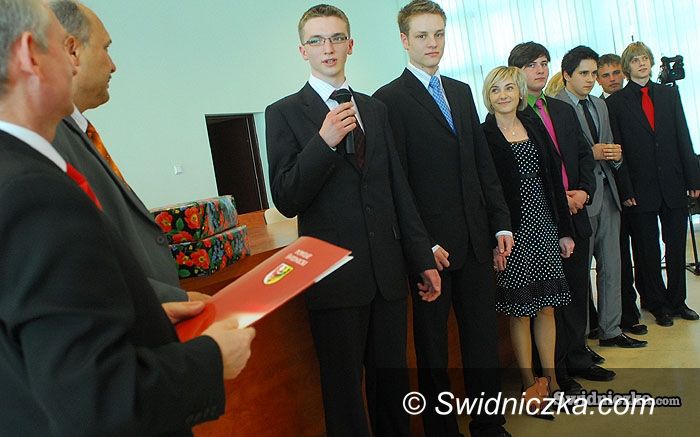 Powiat Świdnicki: Kto zostanie bezrobotnym? A kto nie?