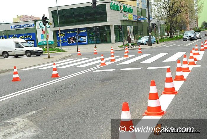 Świdnica: Drogowcy malują