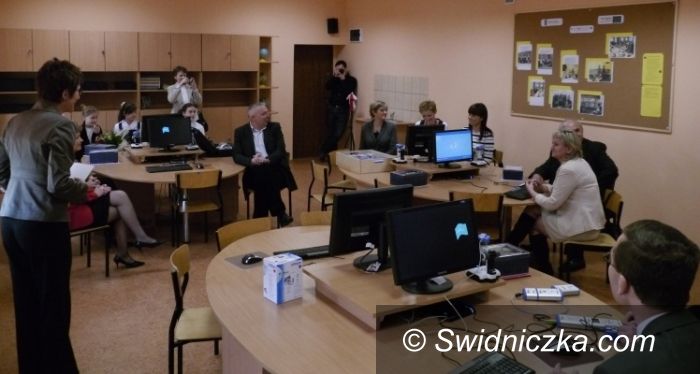 Jaworzyna Śląska: Pracownia przyrodnicza z komputerami