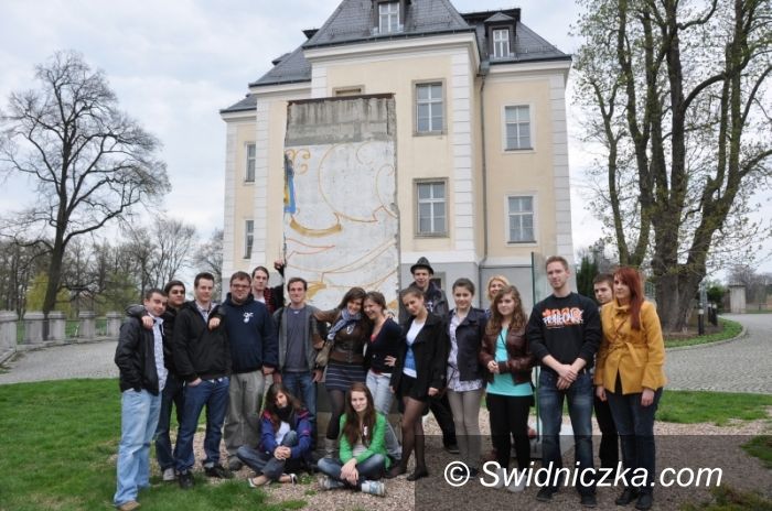 gmina Świdnica: Jak nie samolotem, to samochodem – 2 tys. km, żeby dotrzeć do gminy Świdnica