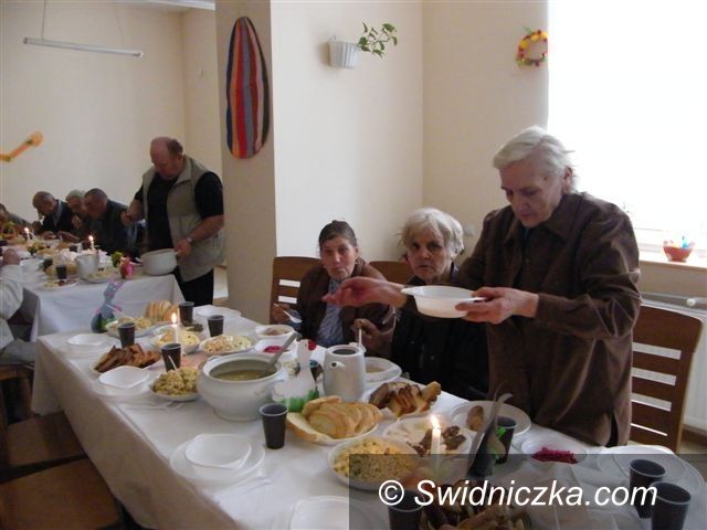 Świebodzice: Śniadanie i prezenty