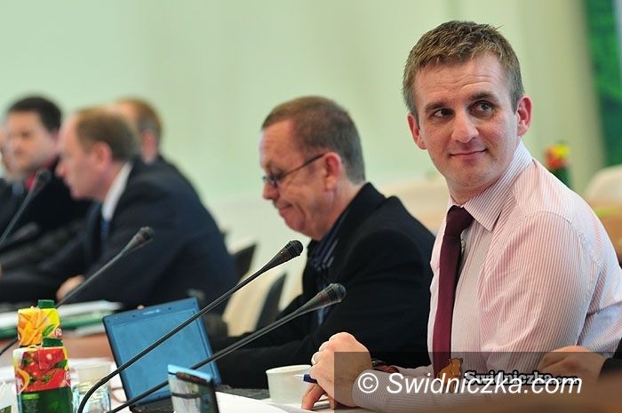 powiat świdnicki: Rafał Ząbczyk zastępuje Wojciecha Murdzka