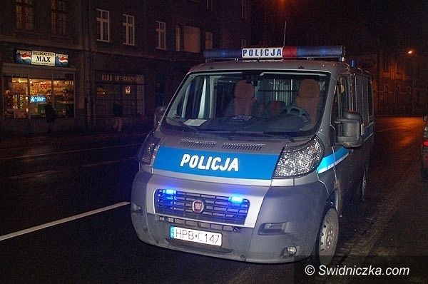 Świdnica: Włamali się do auta, w którym spał człowiek