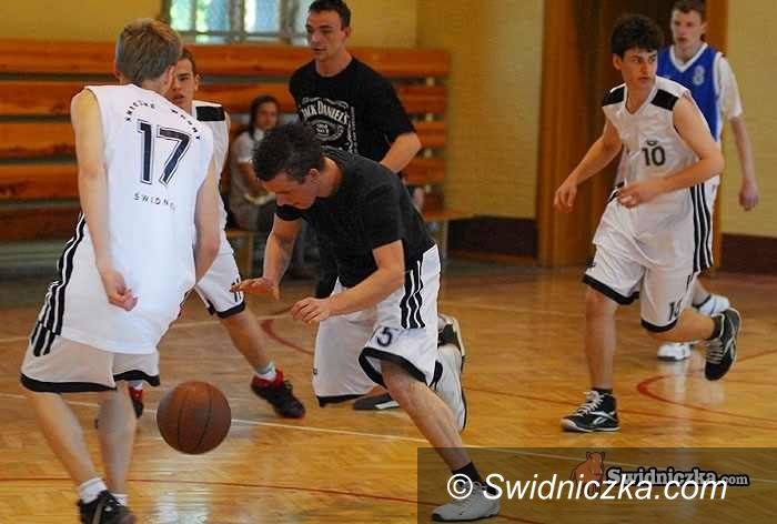 Świdnica: ZSB–E wciąż niepokonane