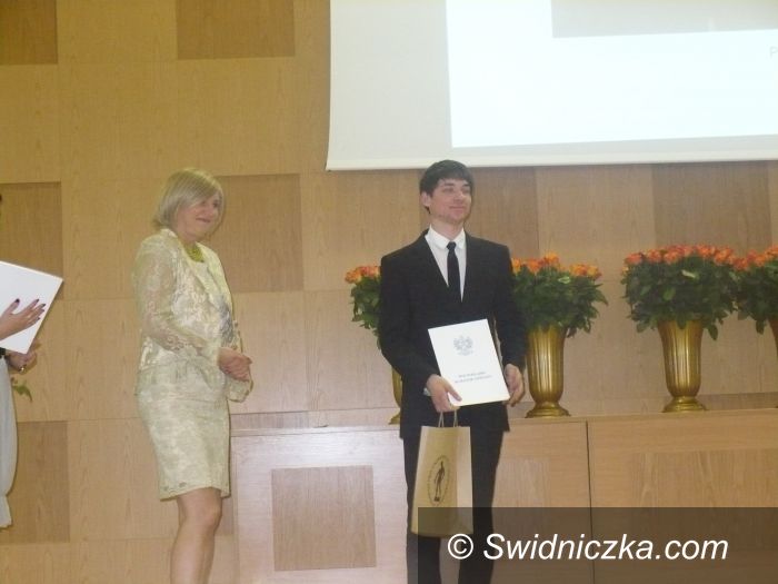 Świdnica/Wrocław: On kocha pomagać innym – Świdniczanin znów nagrodzony