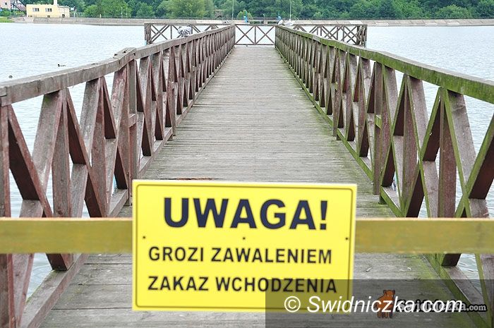 Świdnica: Uwaga grozi zawaleniem! – na spacer nie po pomoście