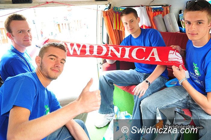 Świdnica: Busiaki z prezentami na świdnickim Rynku [FOTO,VIDEO]