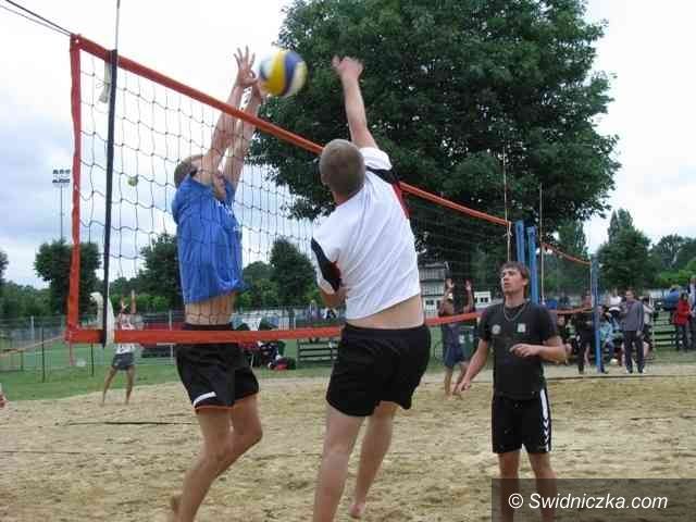 Świebodzice: Wyniki świebodzickiego turnieju plażówki